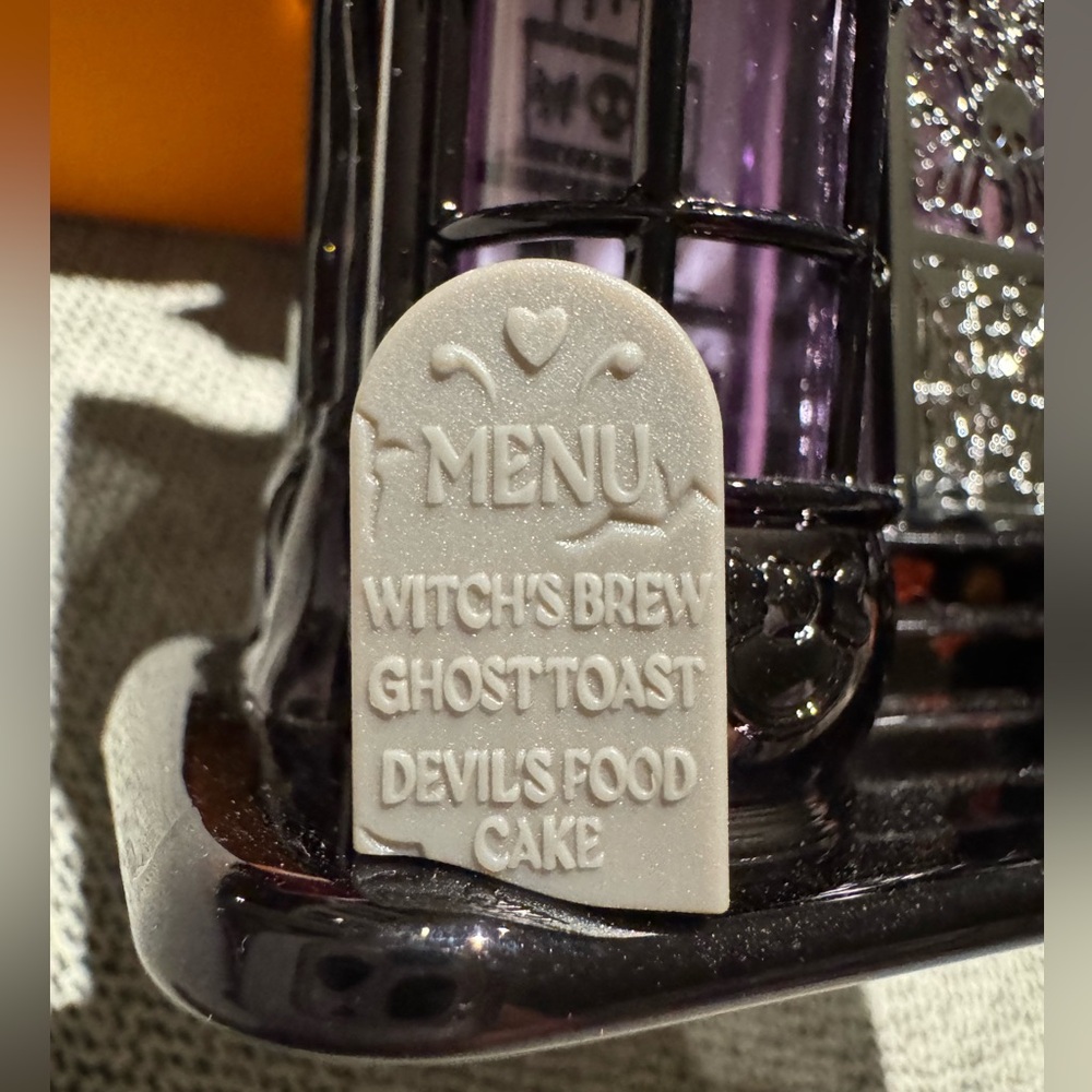 Bath & Body Works - Haunted House Projector - Wallflowers Home Fragrance Plug - Picture 4 of 11